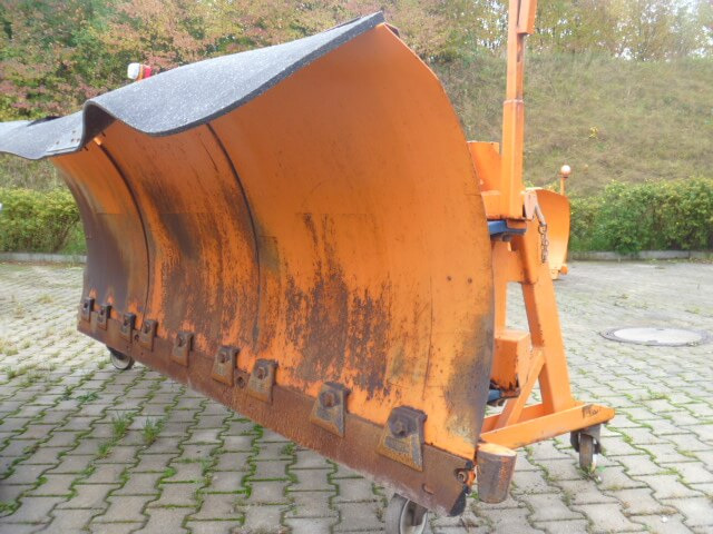 Unimog Schneepflug - Schneeschild Beilhack PV28-3 - Sniego peilis: foto 1 Unimog Schneepflug - Schneeschild Beilhack PV28-3 - Sniego peilis: foto 1