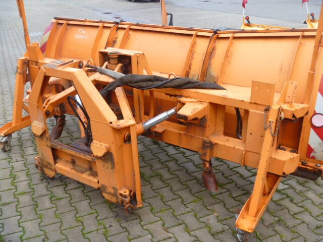 Unimog Schneepflug - Schneeschild Beilhack PV28-3 - Sniego peilis: foto 3 Unimog Schneepflug - Schneeschild Beilhack PV28-3 - Sniego peilis: foto 3