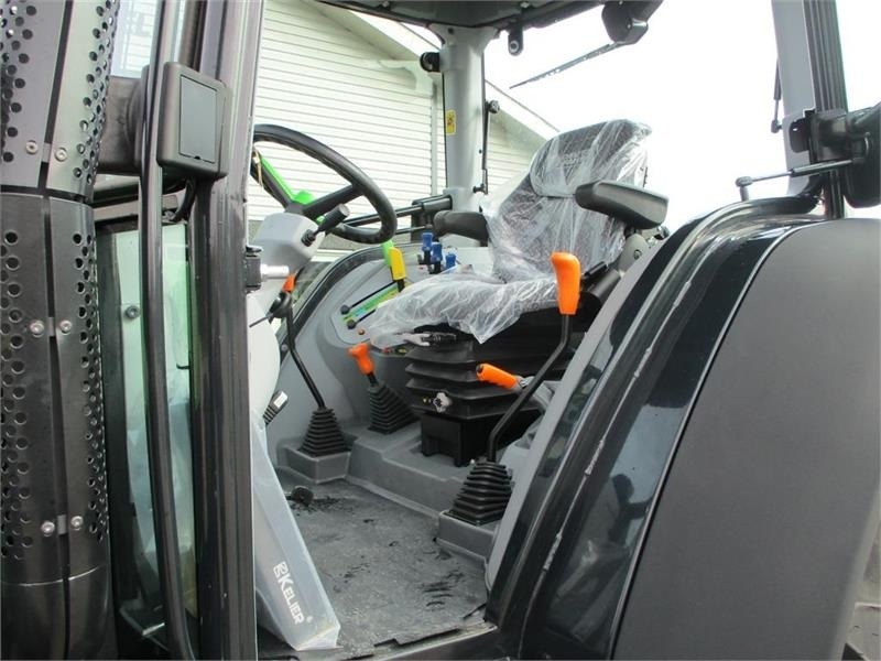 Deutz-fahr Agrofarm 115G New and Unused tractor with 30F+30R - Traktorius: foto 5 Deutz-fahr Agrofarm 115G New and Unused tractor with 30F+30R - Traktorius: foto 5