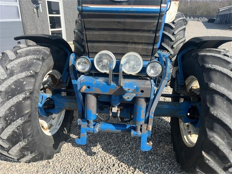 Ford TW 15 F II med HEVA opklappelig frontlift - Traktorius: foto 4 Ford TW 15 F II med HEVA opklappelig frontlift - Traktorius: foto 4