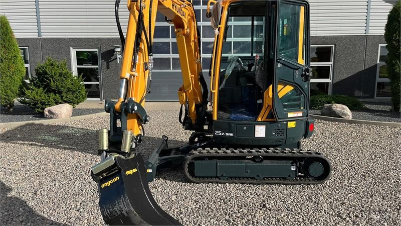 Mini ekskavatorius Hyundai R25Z-9AK Robex med Tilt-Mann tilt skifte samt Engc: foto 12 Mini ekskavatorius Hyundai R25Z-9AK Robex med Tilt-Mann tilt skifte samt Engc: foto 12