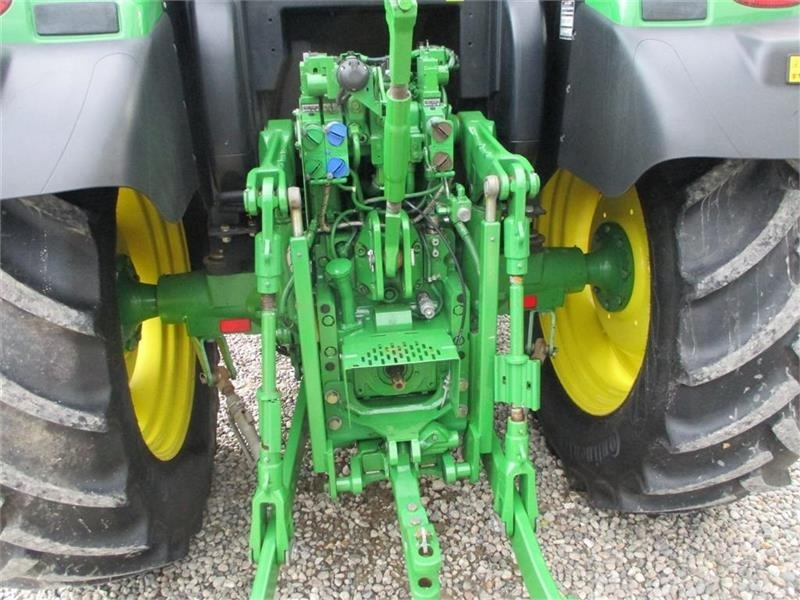 John Deere 6125R AutoPower med frontlæsser - Traktorius: foto 4 John Deere 6125R AutoPower med frontlæsser - Traktorius: foto 4