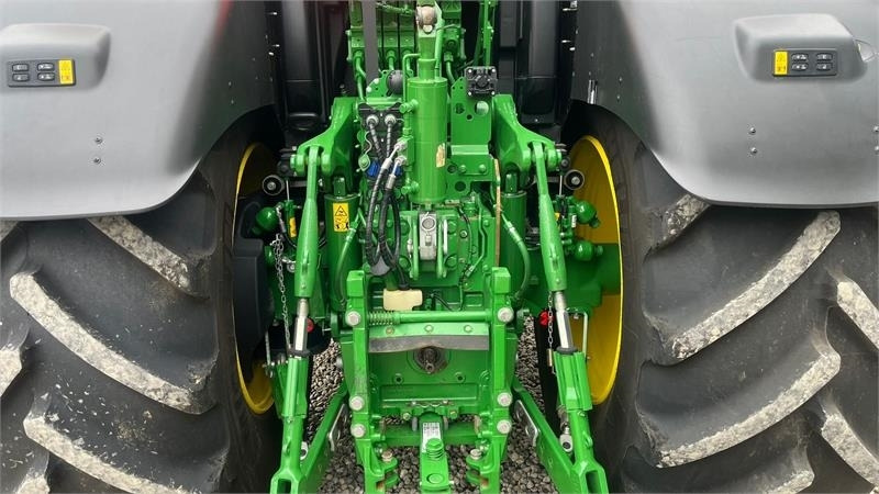 John Deere 6R 215 Command Pro med frontlift - Traktorius: foto 5 John Deere 6R 215 Command Pro med frontlift - Traktorius: foto 5