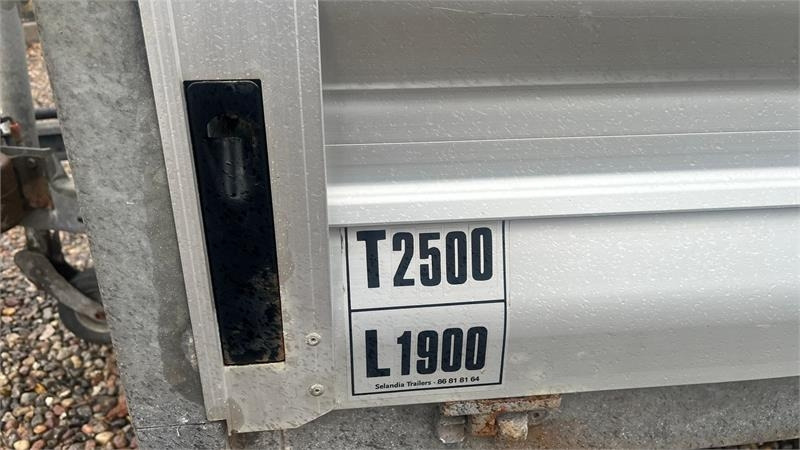 Selandia Maskintrailer med vip og rampe med hydrau - Kita technika: foto 5 Selandia Maskintrailer med vip og rampe med hydrau - Kita technika: foto 5