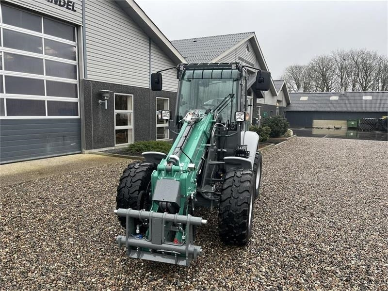 Kramer KL25.5T med teleskoparm, så den har stor rækkevidd - Teleskopinis krautuvas: foto 4 Kramer KL25.5T med teleskoparm, så den har stor rækkevidd - Teleskopinis krautuvas: foto 4