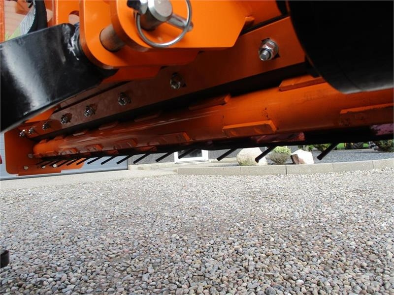 Smėlio/ Druskos barstytuvas - Komunalinė/ Specializuota technika Limas SSP160 Selvlæssende og med lys: foto 7 Smėlio/ Druskos barstytuvas - Komunalinė/ Specializuota technika Limas SSP160 Selvlæssende og med lys: foto 7