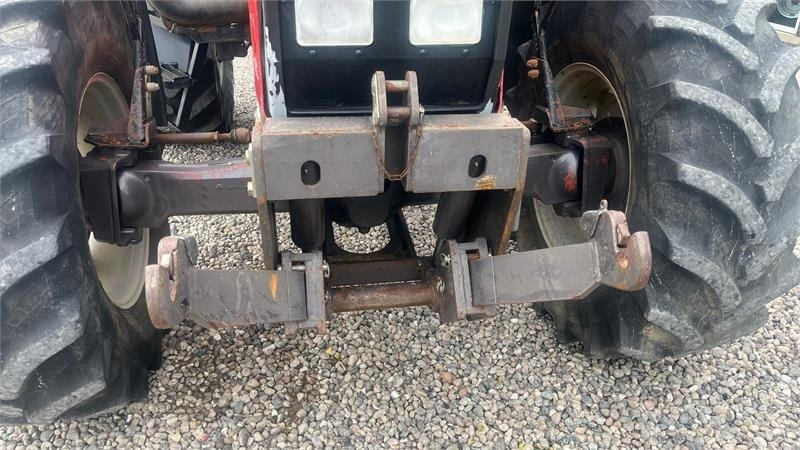 Massey Ferguson 8120 DYNA 4 Med frontlift - Traktorius: foto 4 Massey Ferguson 8120 DYNA 4 Med frontlift - Traktorius: foto 4