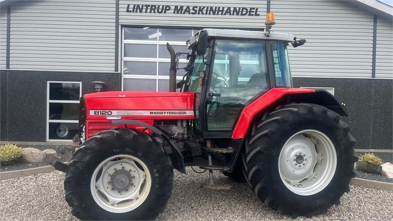 Massey Ferguson 8120 DYNA 4 Med frontlift - Traktorius: foto 1 Massey Ferguson 8120 DYNA 4 Med frontlift - Traktorius: foto 1
