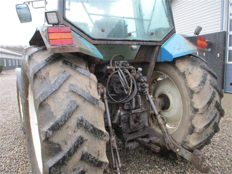 Traktorius New Holland 7740 SLE Turbo Med frontlæsser og frontlift.: foto 9