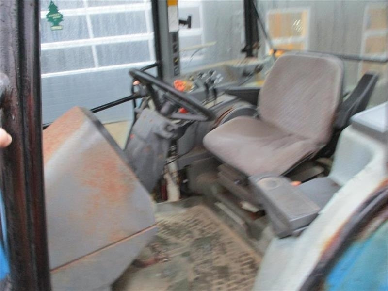 Traktorius New Holland 7740 SLE Turbo Med frontlæsser og frontlift.: foto 7