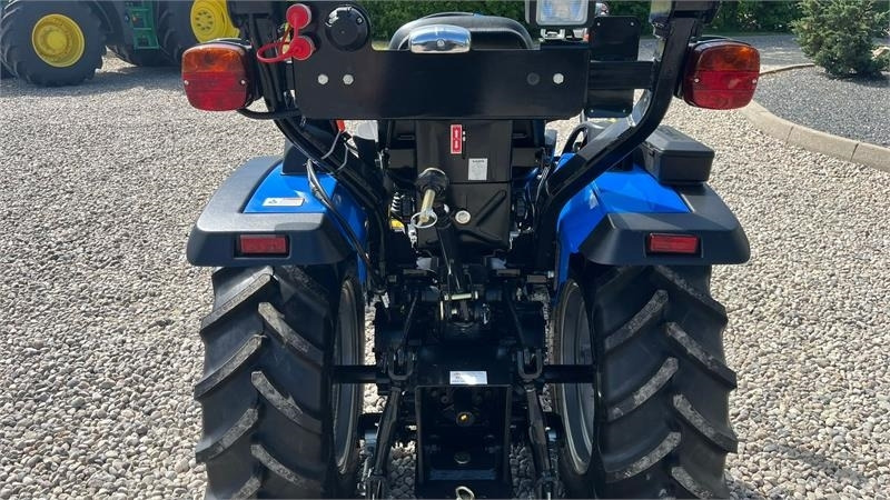 Solis S26 6+2 Gearmaskine med Servostyring og brede trak - Komunalinis traktorius: foto 4 Solis S26 6+2 Gearmaskine med Servostyring og brede trak - Komunalinis traktorius: foto 4