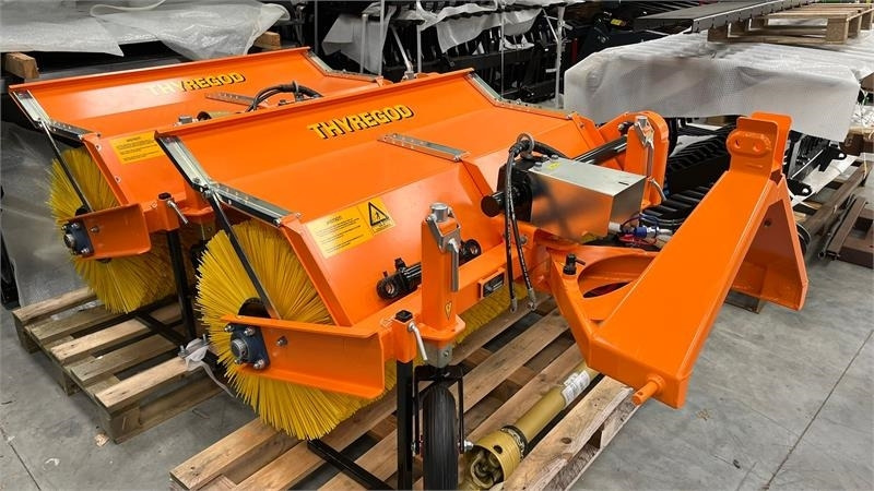 Thyregod TK 1600 PTO, med hydraulisk sving. - Rotacinė šluota: foto 2 Thyregod TK 1600 PTO, med hydraulisk sving. - Rotacinė šluota: foto 2