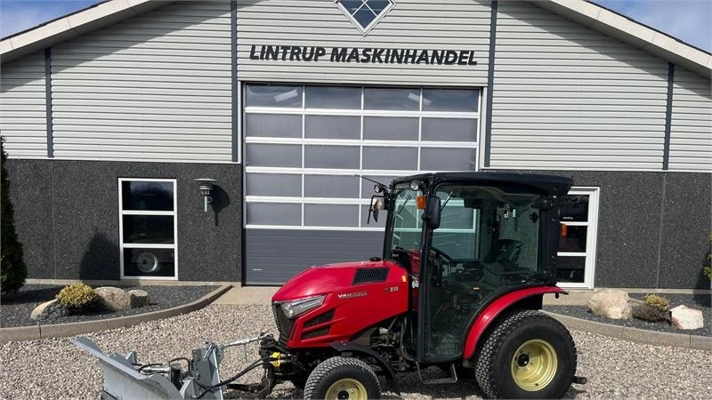 Yanmar YT 235H 4WD Snow Edition med sneplov og spreder - Traktorius: foto 1 Yanmar YT 235H 4WD Snow Edition med sneplov og spreder - Traktorius: foto 1
