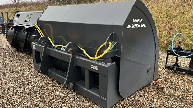 Volvo 5m3 Rauakoda Højtip skovl Rauakoda 5m3 højtip skov - Žemės ūkio technika: foto 1 Volvo 5m3 Rauakoda Højtip skovl Rauakoda 5m3 højtip skov - Žemės ūkio technika: foto 1