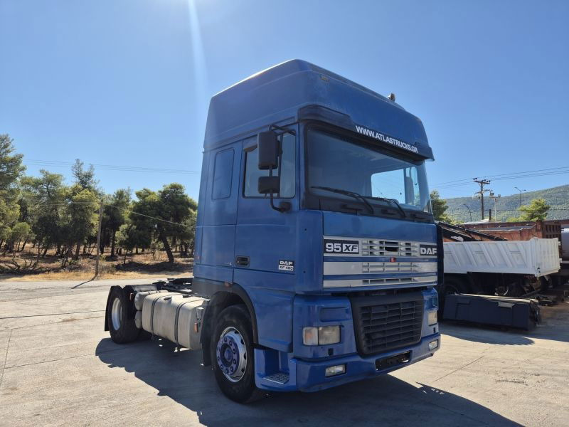 DAF XF 480 DAF XF.480 4X2 Super Space Intarder - Vilkikas: foto 1 DAF XF 480 DAF XF.480 4X2 Super Space Intarder - Vilkikas: foto 1