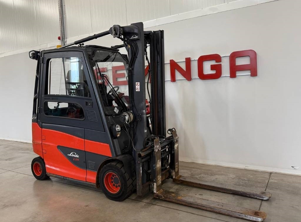 Linde 10984 - E25 - Elektrinis krautuvas: foto 1 Linde 10984 - E25 - Elektrinis krautuvas: foto 1