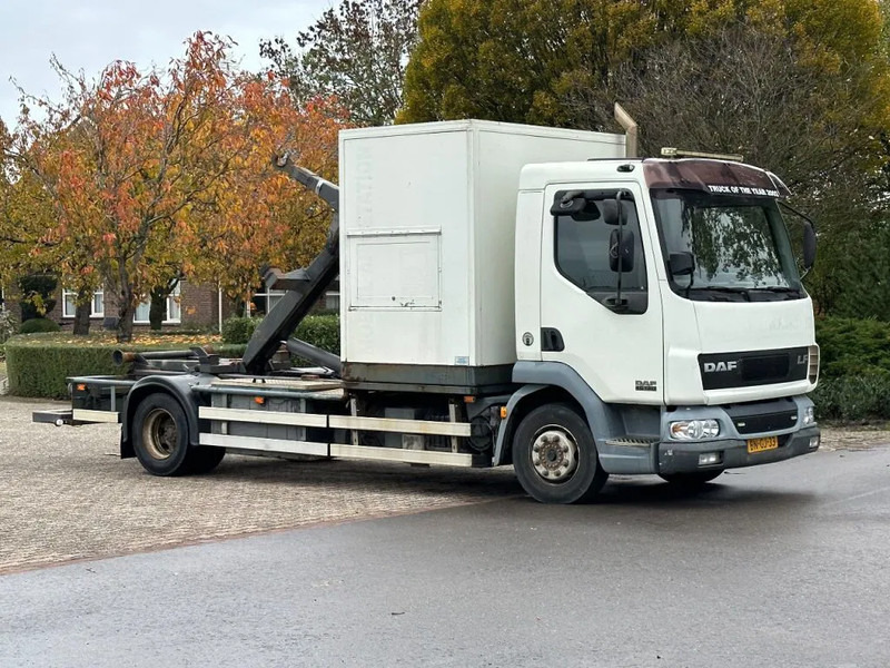 DAF LF 45 180!! HAAKARM/CONTAINER!!MOBILE WORKSHOP!! - Hook-lift sunkvežimis: foto 1 DAF LF 45 180!! HAAKARM/CONTAINER!!MOBILE WORKSHOP!! - Hook-lift sunkvežimis: foto 1