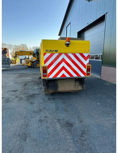 Ravo 530 VEEGMACHINE/SWEEPER!! - Gatvių šlavimo mašina: foto 3 Ravo 530 VEEGMACHINE/SWEEPER!! - Gatvių šlavimo mašina: foto 3