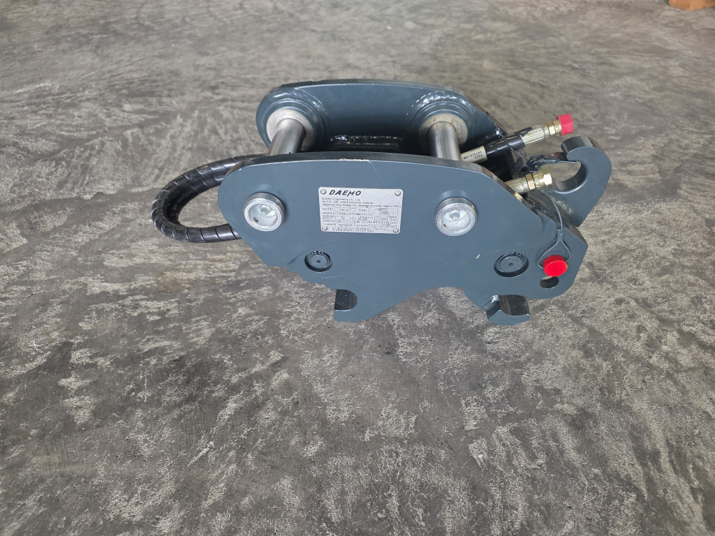 Case 32MK-95110CG - Greita jungtis - Statybinė technika: foto 4 Case 32MK-95110CG - Greita jungtis - Statybinė technika: foto 4