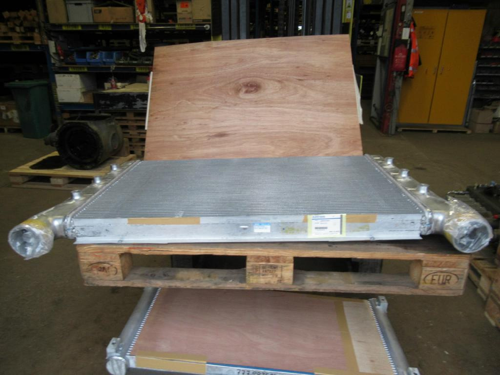 Case LN002560 - LN001630 - Tarpinis aušintuvas - Statybinė technika: foto 1 Case LN002560 - LN001630 - Tarpinis aušintuvas - Statybinė technika: foto 1