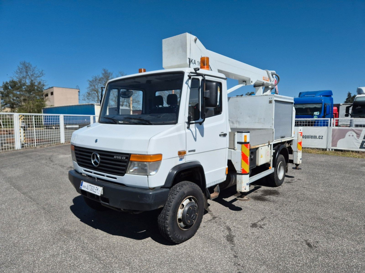 Mercedes-Benz Vario 816 work platform - Autobokštelio: foto 1 Mercedes-Benz Vario 816 work platform - Autobokštelio: foto 1