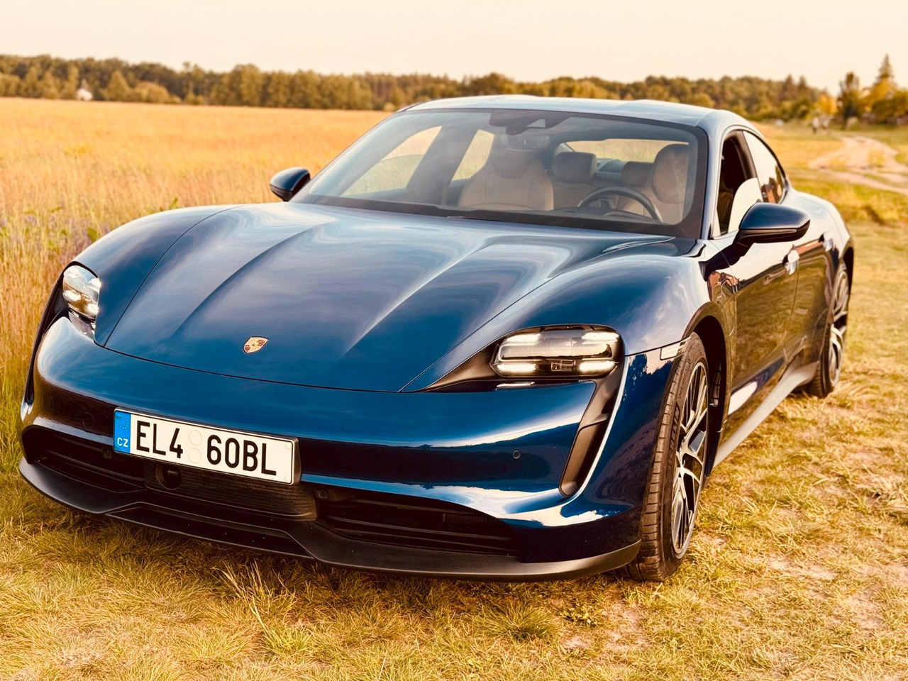 Porsche Taycan CR - Lengvasis automobilis: foto 2 Porsche Taycan CR - Lengvasis automobilis: foto 2