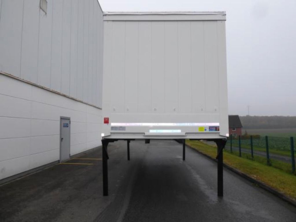 Krone Heck mit Portaltüren - Tentinis kėbulas: foto 3 Krone Heck mit Portaltüren - Tentinis kėbulas: foto 3