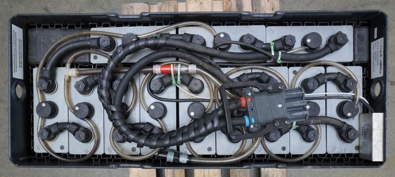 ALLGÄU BATTERIE 24 Volt 4 PzS 620 Ah - Akumuliatorius - Krovimo technika: foto 3 ALLGÄU BATTERIE 24 Volt 4 PzS 620 Ah - Akumuliatorius - Krovimo technika: foto 3