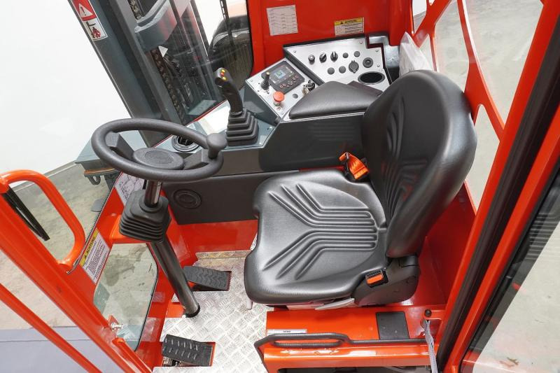 Combilift C4000 - Šakinis krautuvas su privažiavimu iš keturių pusių: foto 3 Combilift C4000 - Šakinis krautuvas su privažiavimu iš keturių pusių: foto 3