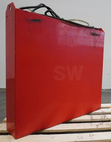 GRUMA 24 Volt 2 PzB 200 Ah - Akumuliatorius - Krovimo technika: foto 4 GRUMA 24 Volt 2 PzB 200 Ah - Akumuliatorius - Krovimo technika: foto 4