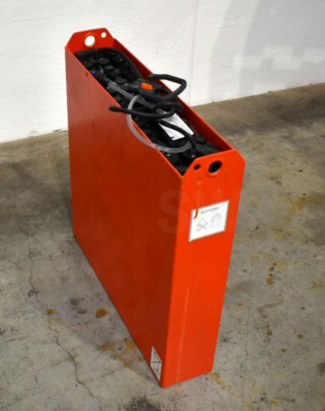 GRUMA 24 Volt 2 PzB 200 Ah - Akumuliatorius - Krovimo technika: foto 2 GRUMA 24 Volt 2 PzB 200 Ah - Akumuliatorius - Krovimo technika: foto 2