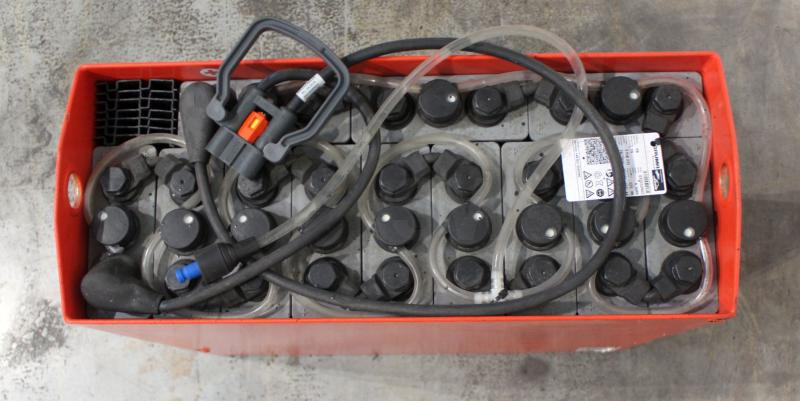 GRUMA 24 Volt 3 PzB 225 Ah - Akumuliatorius - Krovimo technika: foto 3 GRUMA 24 Volt 3 PzB 225 Ah - Akumuliatorius - Krovimo technika: foto 3