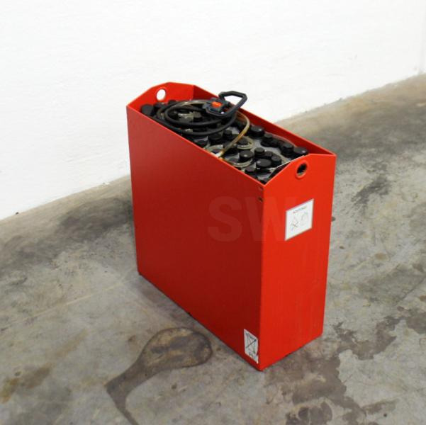 GRUMA 24 Volt 3 PzB 225 Ah - Akumuliatorius - Krovimo technika: foto 2 GRUMA 24 Volt 3 PzB 225 Ah - Akumuliatorius - Krovimo technika: foto 2