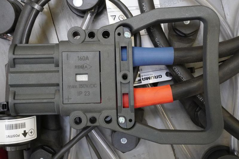 GRUMA 24 Volt 4 PzS 500 Ah - Akumuliatorius - Krovimo technika: foto 5 GRUMA 24 Volt 4 PzS 500 Ah - Akumuliatorius - Krovimo technika: foto 5