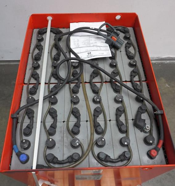 GRUMA 48 Volt 5 PzS 700 Ah - Akumuliatorius - Krovimo technika: foto 3 GRUMA 48 Volt 5 PzS 700 Ah - Akumuliatorius - Krovimo technika: foto 3