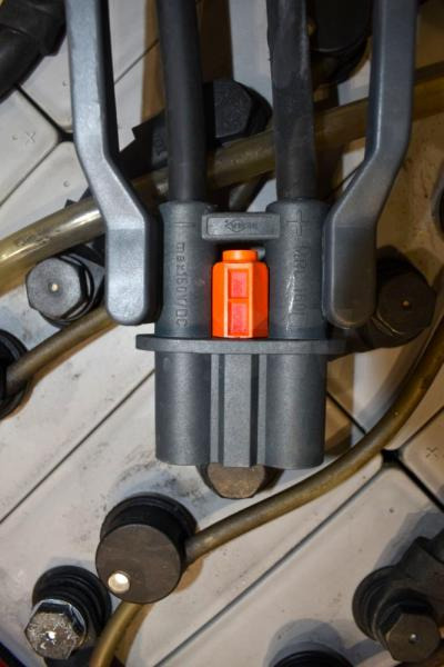 GRUMA 48 Volt 5 PzS 775 Ah - Akumuliatorius - Krovimo technika: foto 4 GRUMA 48 Volt 5 PzS 775 Ah - Akumuliatorius - Krovimo technika: foto 4