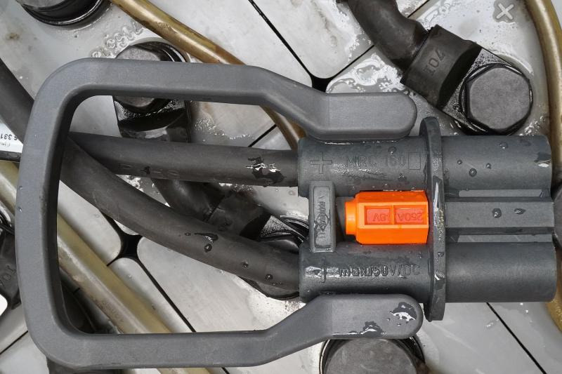 GRUMA 48 Volt 5 PzS 775 Ah - Akumuliatorius - Krovimo technika: foto 4 GRUMA 48 Volt 5 PzS 775 Ah - Akumuliatorius - Krovimo technika: foto 4
