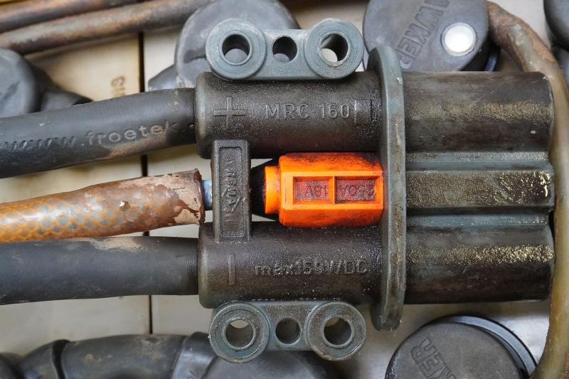 GRUMA 48 Volt 5 PzS 775 Ah - Akumuliatorius - Krovimo technika: foto 4 GRUMA 48 Volt 5 PzS 775 Ah - Akumuliatorius - Krovimo technika: foto 4