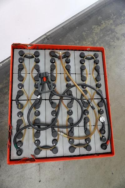 GRUMA 48 Volt 6 PzS 750 Ah - Akumuliatorius - Krovimo technika: foto 3 GRUMA 48 Volt 6 PzS 750 Ah - Akumuliatorius - Krovimo technika: foto 3