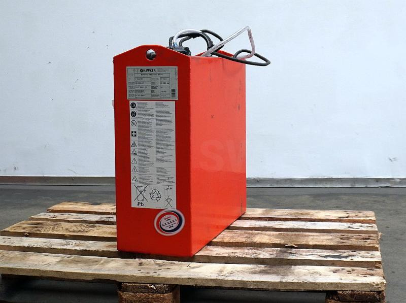 HAWKER 24 Volt 3 PzB 225 Ah - Akumuliatorius - Krovimo technika: foto 1 HAWKER 24 Volt 3 PzB 225 Ah - Akumuliatorius - Krovimo technika: foto 1