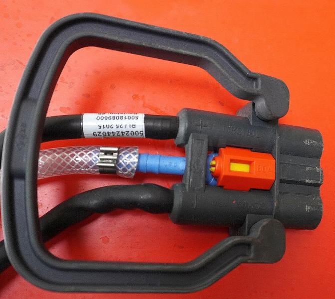HAWKER 24 Volt 3 PzB 225 Ah - Akumuliatorius - Krovimo technika: foto 4 HAWKER 24 Volt 3 PzB 225 Ah - Akumuliatorius - Krovimo technika: foto 4