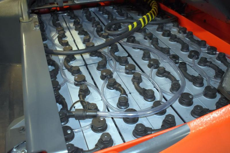 Linde E 30/600 H 1252 - Elektrinis krautuvas: foto 5 Linde E 30/600 H 1252 - Elektrinis krautuvas: foto 5