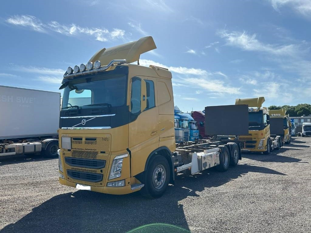 Volvo FH 500 HP serie nr 6887 - Konteineris-vežimus/ Sukeisti kūną sunkvežimis: foto 1 Volvo FH 500 HP serie nr 6887 - Konteineris-vežimus/ Sukeisti kūną sunkvežimis: foto 1