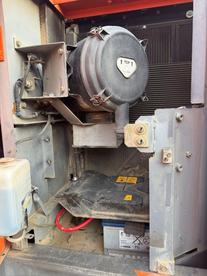 Hitachi ZX 225 US LC-3 - Vikšrinis ekskavatorius: foto 3 Hitachi ZX 225 US LC-3 - Vikšrinis ekskavatorius: foto 3