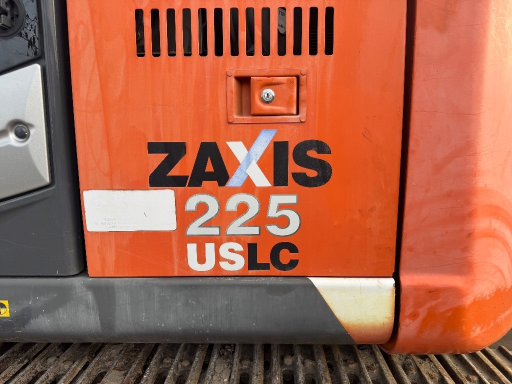 Hitachi ZX 225 US LC-3 - Vikšrinis ekskavatorius: foto 2 Hitachi ZX 225 US LC-3 - Vikšrinis ekskavatorius: foto 2