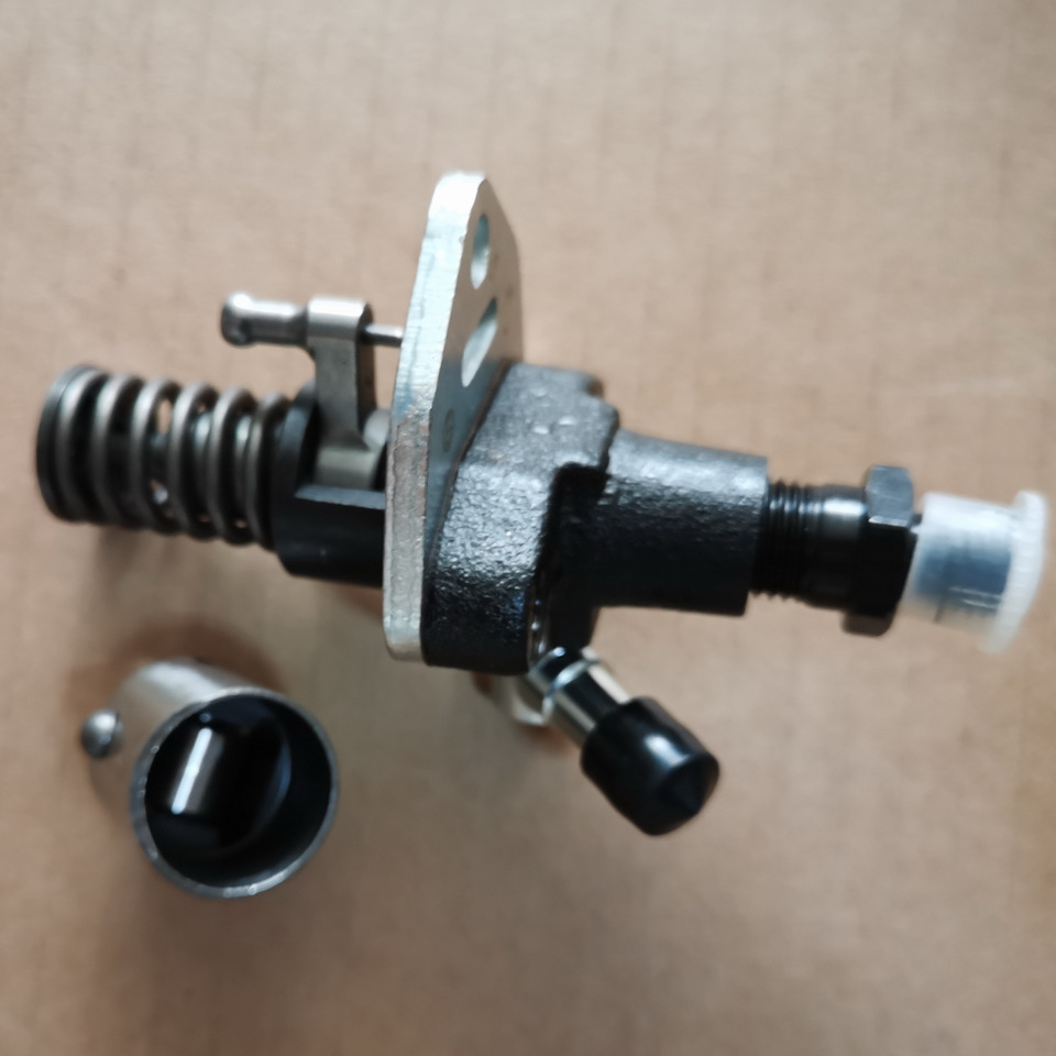 KOOP ENGINE KD192FC Original Fuel Injector - Purkštukas - Ratinis krautuvas: foto 1 KOOP ENGINE KD192FC Original Fuel Injector - Purkštukas - Ratinis krautuvas: foto 1