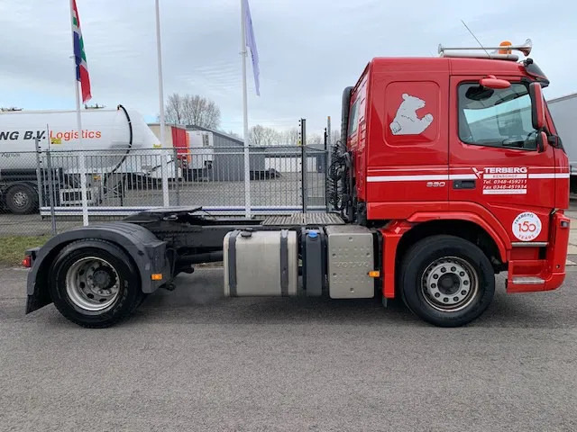 Volvo FM 340 Euro 5 sleeper cab low milage! - Vilkikas: foto 4 Volvo FM 340 Euro 5 sleeper cab low milage! - Vilkikas: foto 4