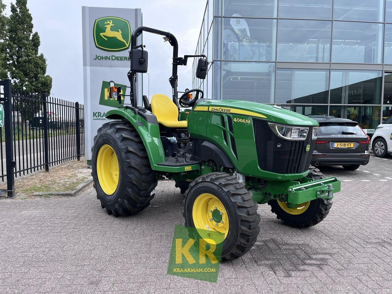 4066M John Deere - Mini traktorius: foto 1 4066M John Deere - Mini traktorius: foto 1