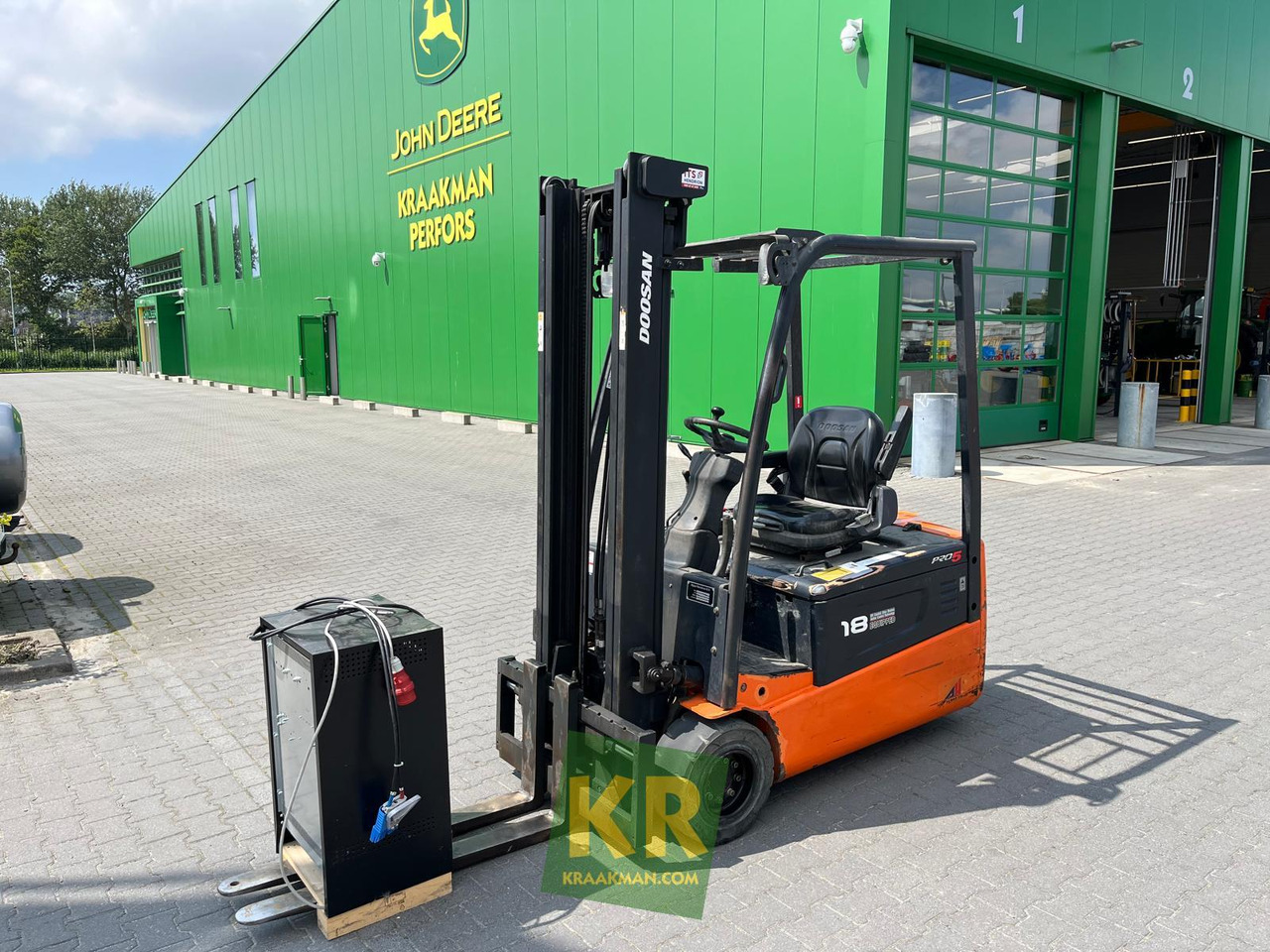 B18T Doosan - Montuojamas prie sunkvežimio krautuvas: foto 1 B18T Doosan - Montuojamas prie sunkvežimio krautuvas: foto 1
