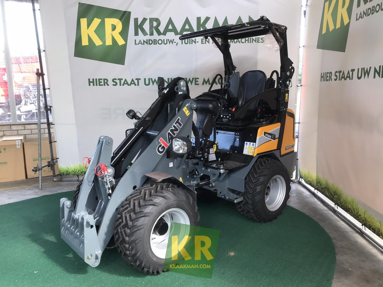 Giant G2200 - Šarnyrinis krautuvas: foto 1 Giant G2200 - Šarnyrinis krautuvas: foto 1